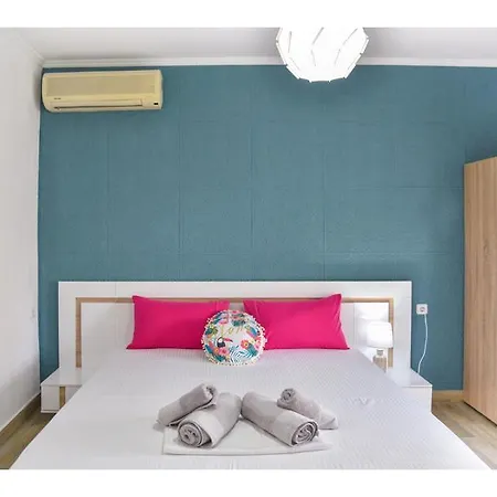 בית כפרי River Kriaritsi