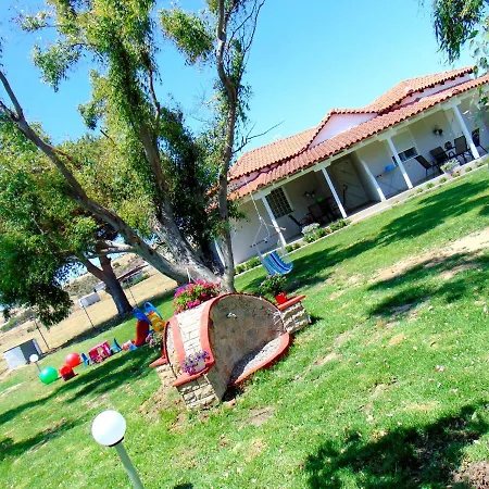 River Kriaritsi בית כפרי *