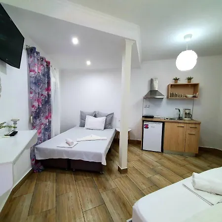 River Kriaritsi * Skála Sikiás